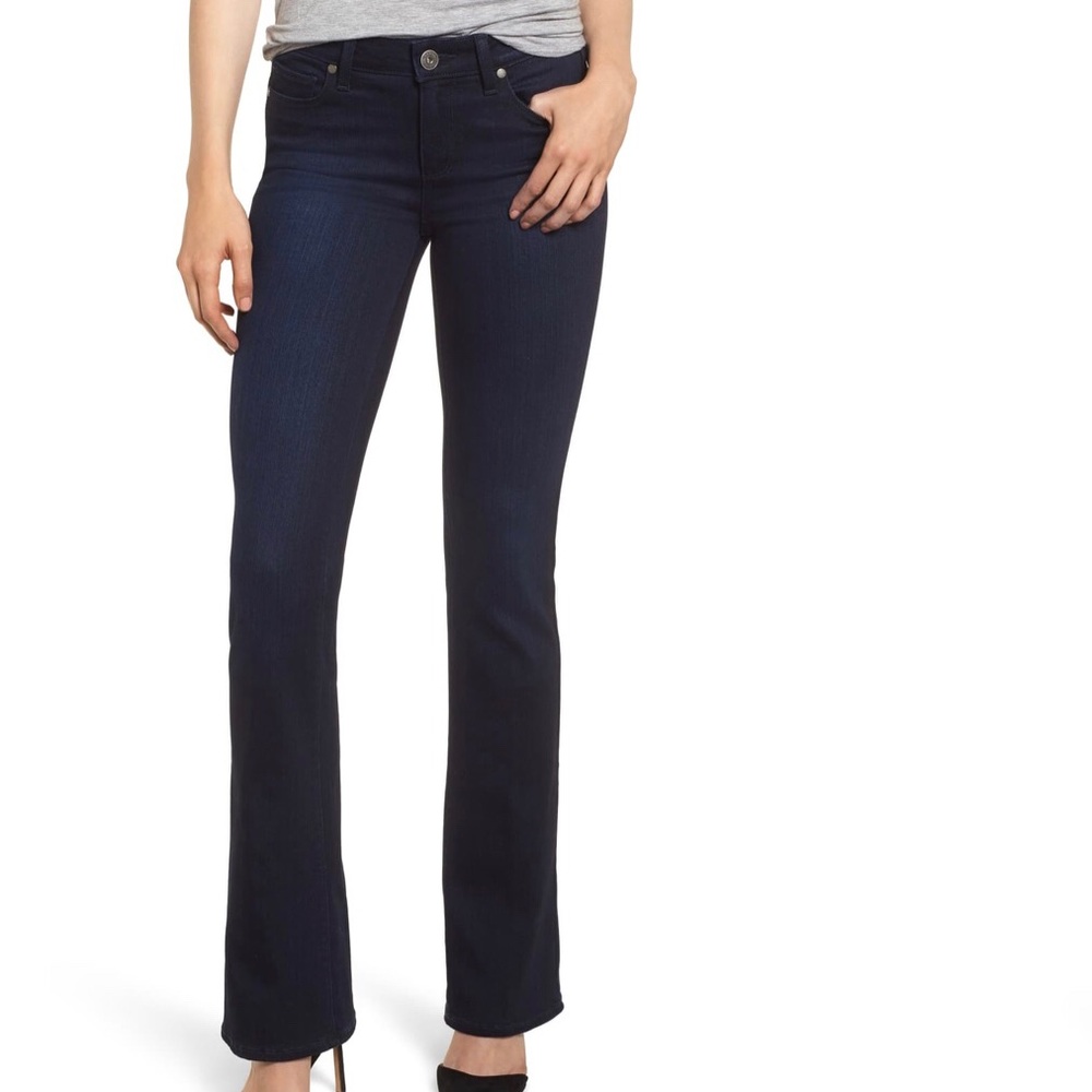 Paige Transcend Manhattan, bootcut Jeans. Size 26